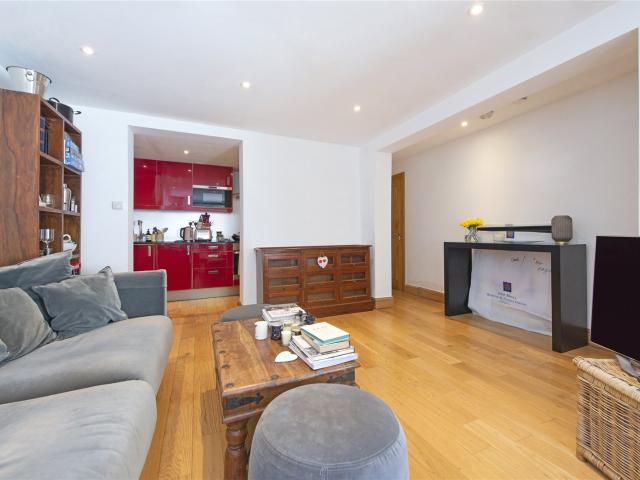 House for rent in Swiss Cottage, Greater London