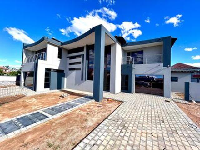 House for sale in Waterkloof, Gauteng