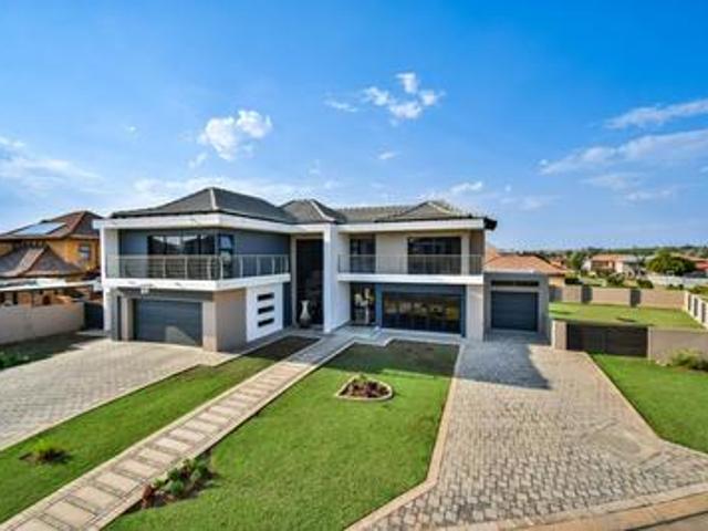 House for sale in Waterkloof, Gauteng