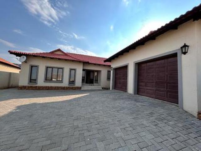 House for sale in Waterkloof, Gauteng