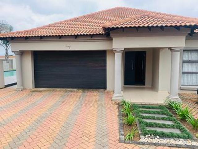 House for sale in Waterkloof, Gauteng