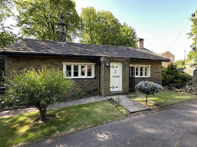 House for rent in Hartshead Moor Top, Kirklees