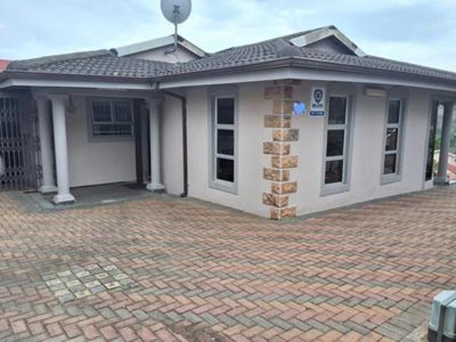 House for sale in Chatsworth, Kwazulu-natal
