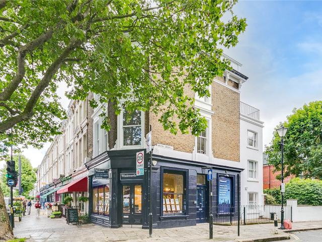 House for rent in London Borough of Hammersmith and Fulham, Greater London