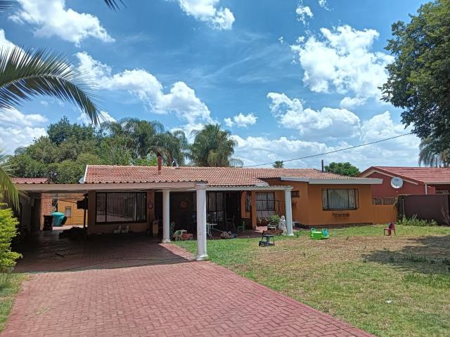 House for sale in Waterkloof, Gauteng