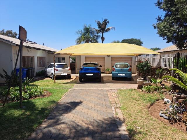 House for sale in Waterkloof, Gauteng