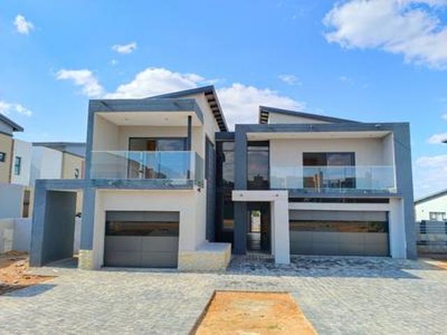 House for sale in Waterkloof, Gauteng