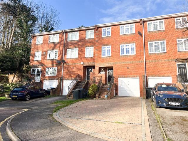 House for rent in London Borough of Croydon, Greater London