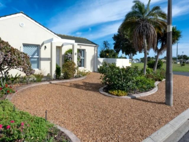 House for rent in Sunridge, Table View