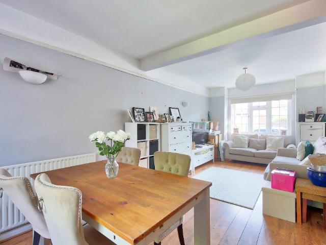 House for rent in London Borough of Merton, Raynes Park