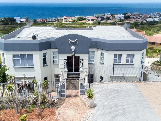 House for sale in Groot Brak Rivier, Western Cape