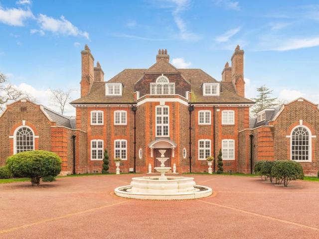 House for rent in London Borough of Barnet, Greater London