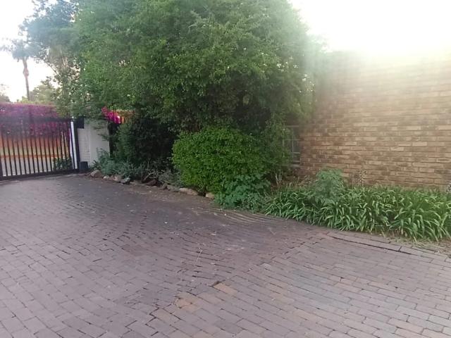 House for rent in The Gardens, Johannesburg