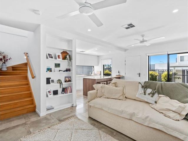 Townhouse for rent in Fernbrook, Queensland
