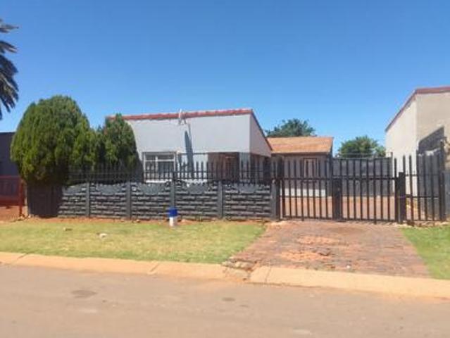 House for sale in Vosloorus, Gauteng