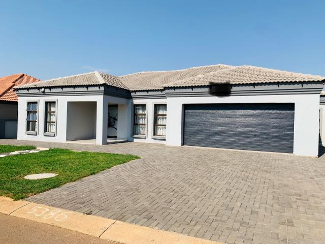 House for sale in Akasia, Gauteng
