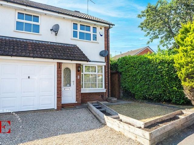 House for rent in Green Close, Warwickshire