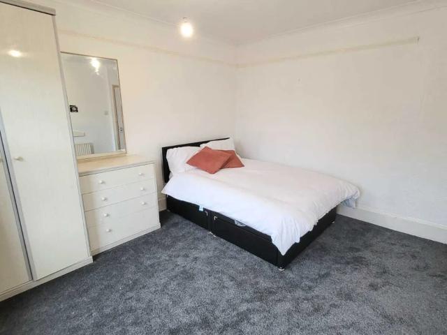 House for rent in Holywell Estate, Watford