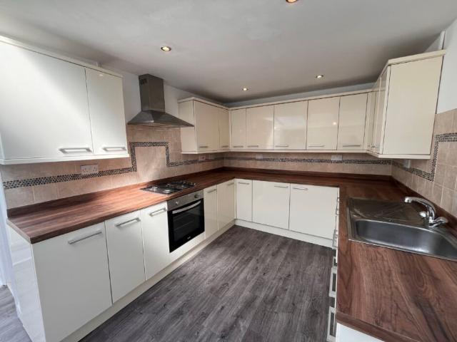 House for rent in Waunarlwydd, Wales