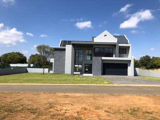 House for sale in Waterkloof, Gauteng