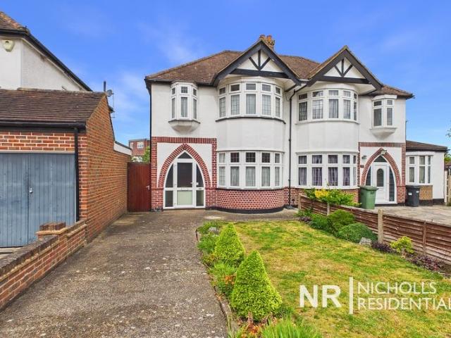 House for rent in Stoneleigh, Ewell