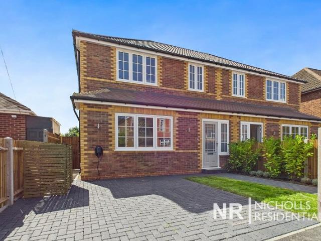 House for rent in Malden Rushett, Greater London