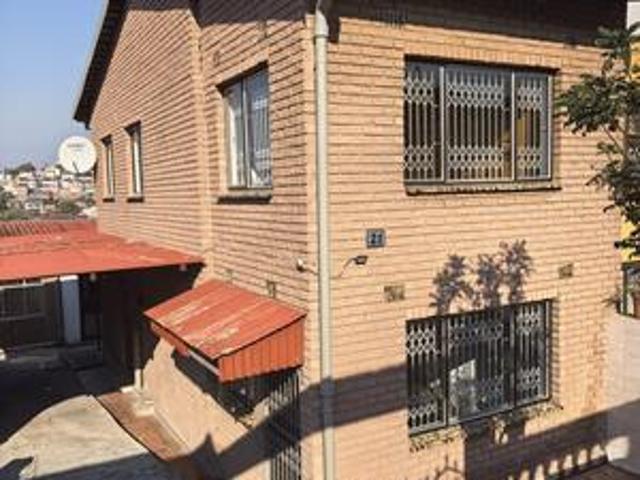 House for sale in Chatsworth, Kwazulu-natal