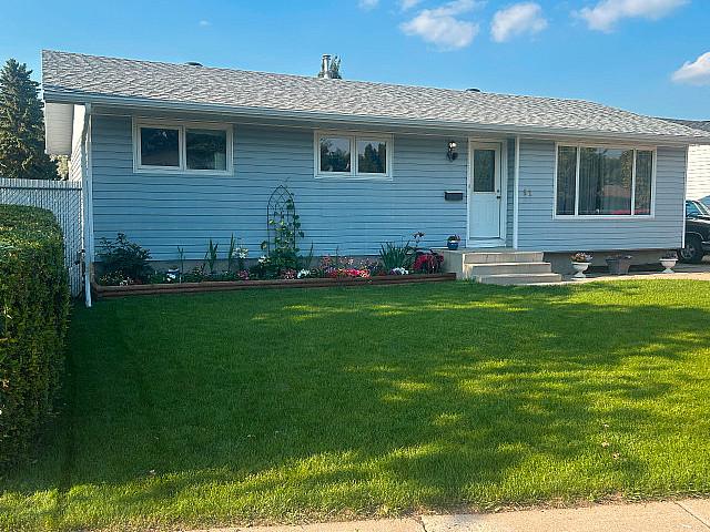 House for sale in Saskatoon, Saskatchewan