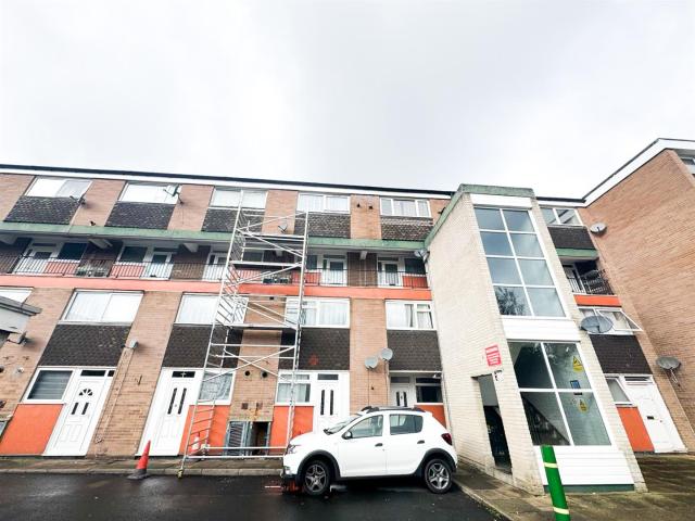House for rent in London Borough of Croydon, Greater London
