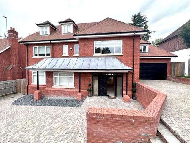 House for rent in Hadley Wood, Greater London