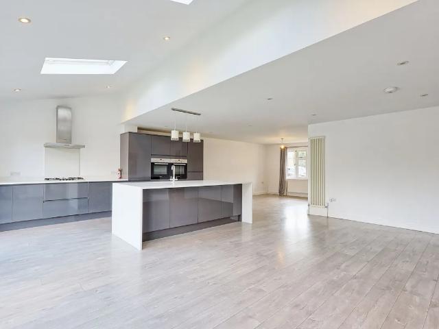 House for rent in Chigwell, Epping