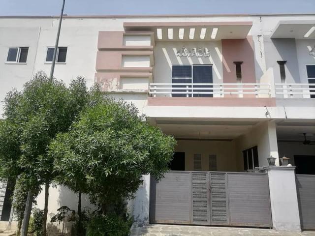 House for sale in Faisalabad, Islamabad Capital Territory