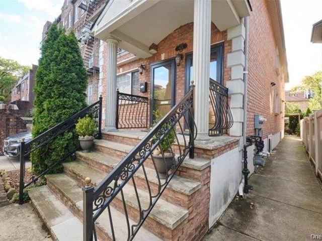 House for sale in Queens, Arverne