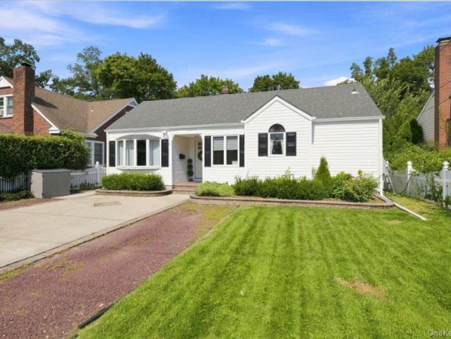 House for sale in Smithtown, New York