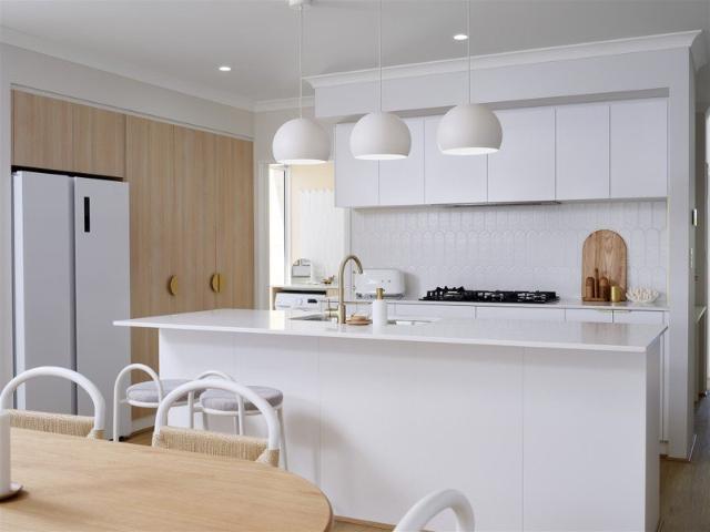 Cottage for sale in Mundijong, Western Australia