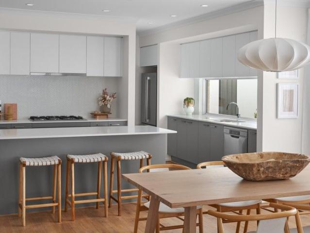 Cottage for sale in Donnybrook, Victoria