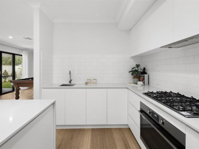 Cottage for sale in Piara Waters, Western Australia