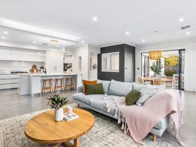 Cottage for sale in Haynes, City Of Armadale