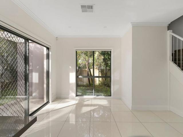 Townhouse for rent in Sydney, New South Wales