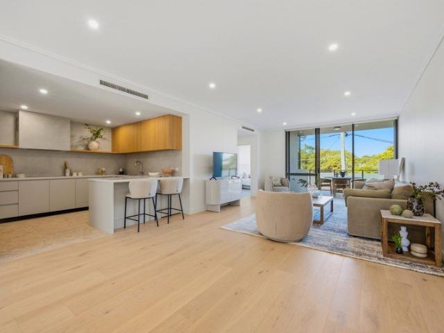 House for sale in Lower North Shore, Sydney