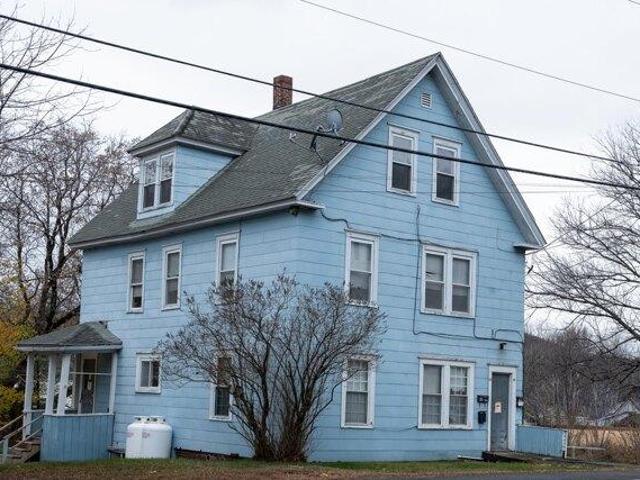 House for sale in Mexico, Maine