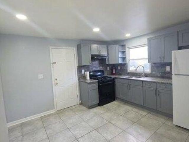 House for sale in Newark, Essex County