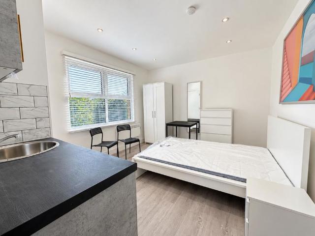 Room for rent in South Mimms and Ridge, South Mimms