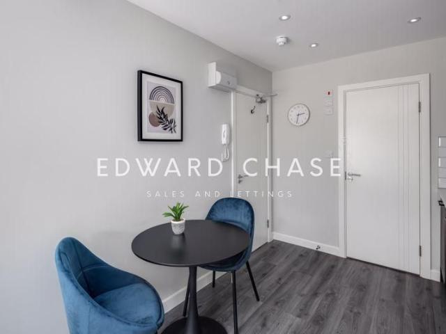 Room for rent in Gants Hill, Greater London