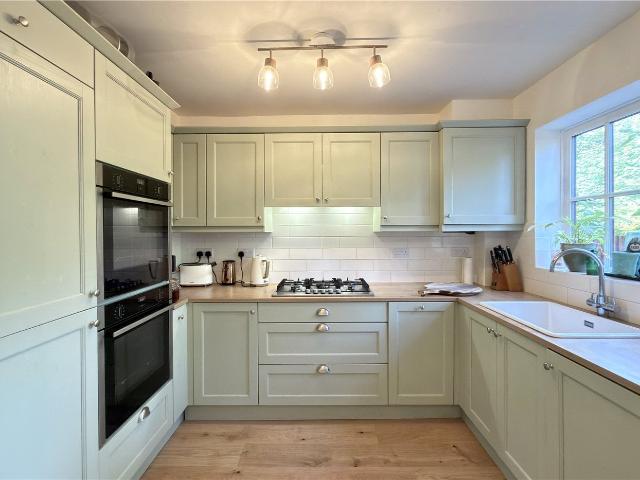 House for rent in Beaconsfield Old Town, Beaconsfield