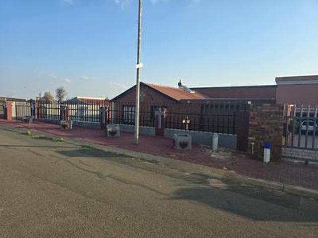 House for sale in Vosloorus, Gauteng