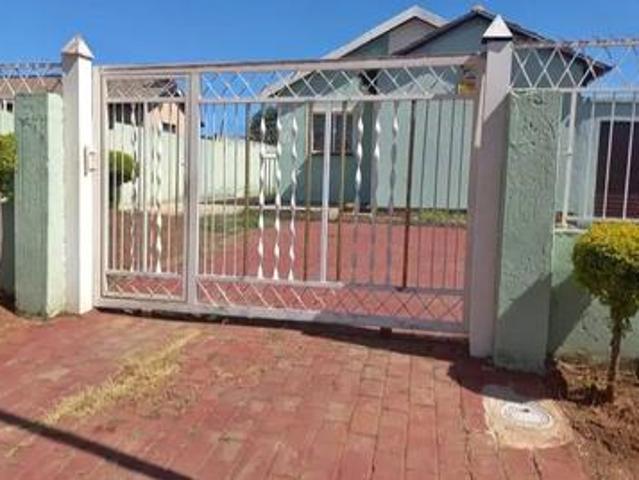 House for sale in Waterkloof, Gauteng