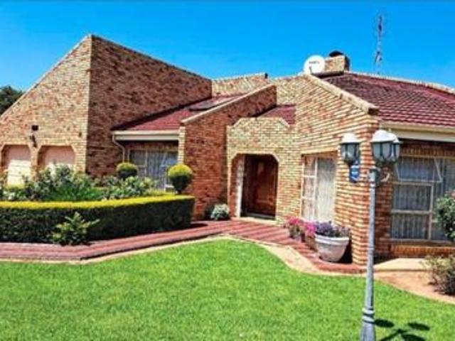 House for sale in Mafikeng, North West