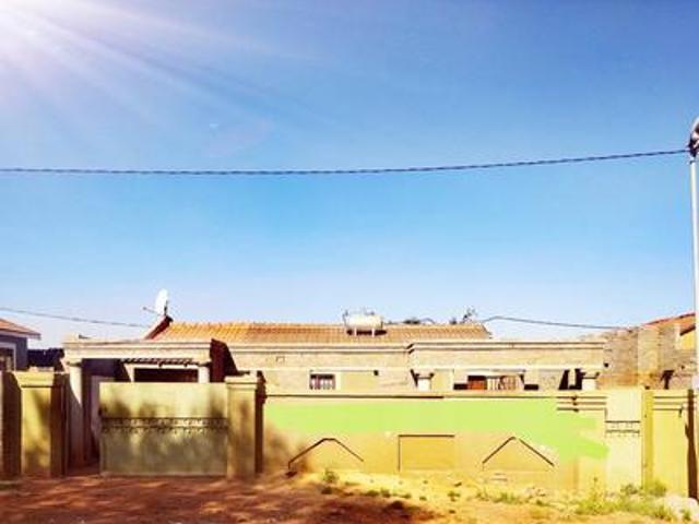 House for sale in Orange Farm
