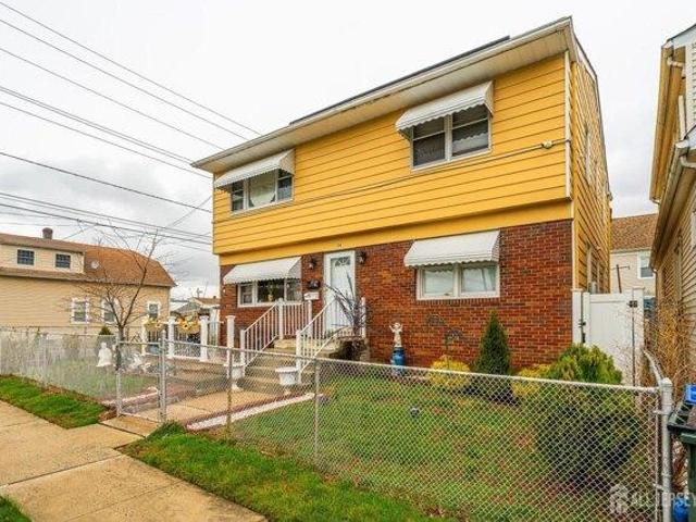 House for sale in Avenel, New Jersey